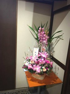 鳥居式らーめん塾18期生 近藤さんからのお花 中華そば味万@愛知県一宮市 鳥居式らーめん塾18期生近藤さんから開店お祝いのお花が